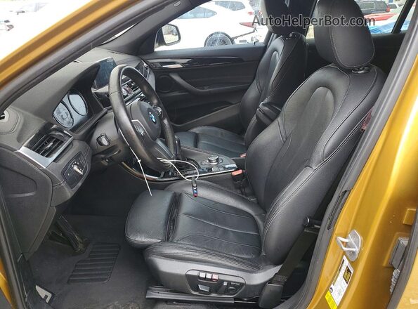 WBXYJ3C30JEJ89781 2018 BMW X2 Золотой Вид салона спереди
