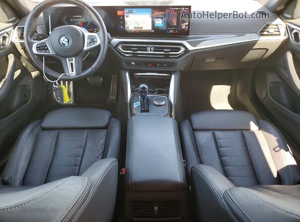 WBY33AW06NFN19865 2022 BMW I4 Зеленый Вид панели приборов