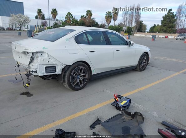 WBY33FK09RCT02661 2024 BMW OTHER Белый Задняя правая четверть