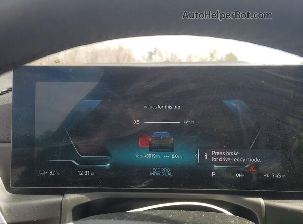 WBY43AW01PFR46491 2023 BMW I4 Зеленый Вид щитка приборов