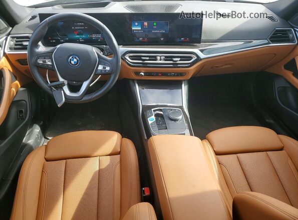 WBY43AW01PFR46491 2023 BMW I4 Зеленый Вид панели приборов