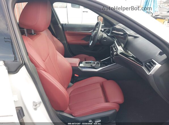 WBY43AW06PFR34000 2023 BMW I4 White Вид салону спереду