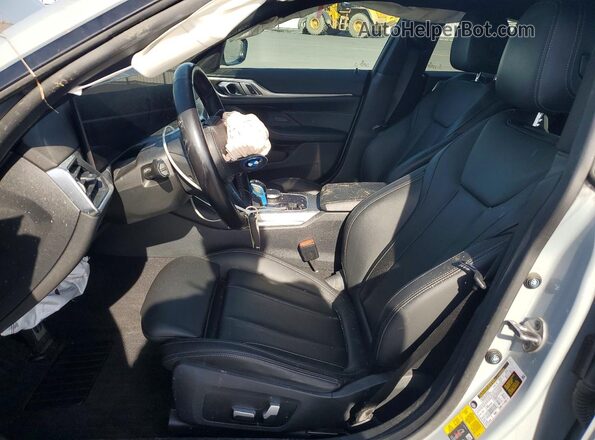 WBY73AW06NFN25084 2022 BMW I4 Gray Widok wnętrza z przodu