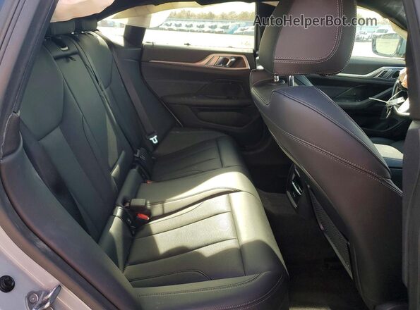 WBY73AW06NFN25084 2022 BMW I4 Gray Widok tylnych siedzeń