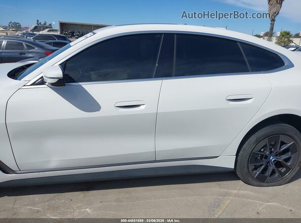 WBY73AW0XPFR44350 2023 BMW I4 White Widok wnętrza 360 stopni