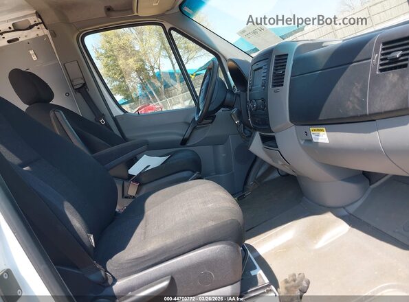 WD3PE7CD8HP531581 2017 MERCEDES-BENZ SPRINTER White Вид салону спереду