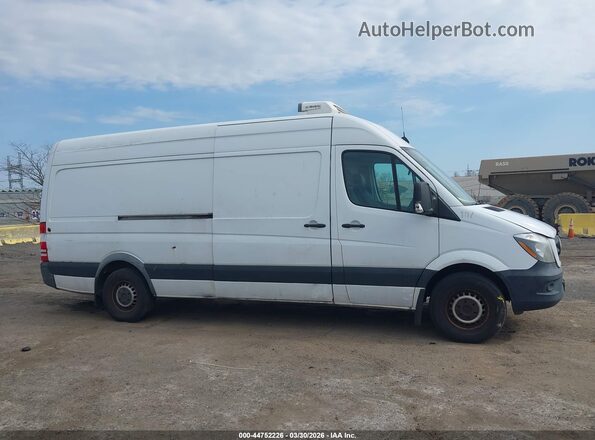 WD3PE8CD1HP508827 2017 MERCEDES-BENZ SPRINTER White Вид задньої частини салону