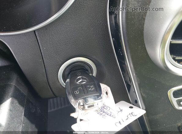 WDC0G4JB5HV002452 2017 MERCEDES-BENZ GLC 300 Белый Вид панели приборов