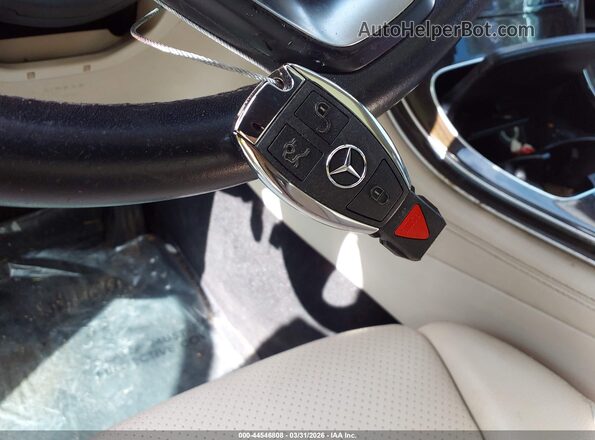 WDC0G4JBXKF671611 2019 MERCEDES-BENZ GLC 300 Белый Вид панели приборов