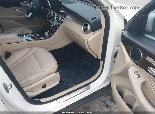 WDC0G4JBXKF671611 2019 MERCEDES-BENZ GLC 300 Белый Вид салона спереди