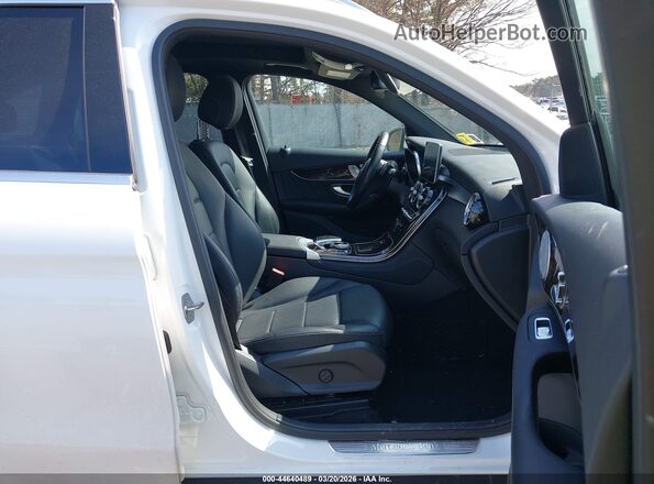 WDC0G4KB3JV065585 2018 MERCEDES-BENZ GLC 300 Белый Вид салона спереди