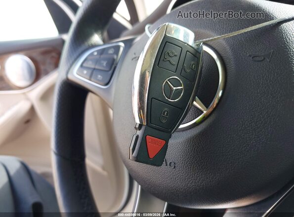 WDC0G4KB5KF605966 2019 MERCEDES-BENZ GLC 300 Белый Вид панели приборов