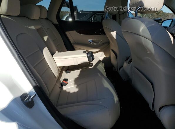 WDC0G4KB7GF089925 2016 MERCEDES-BENZ GLC-CLASS White Вид задньої частини салону