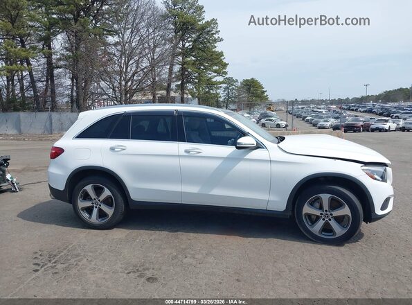 WDC0G4KB7KV126969 2019 MERCEDES-BENZ GLC 300 White 360 interior view