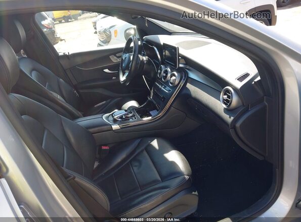 WDC0G4KB8HF123498 2017 MERCEDES-BENZ GLC 300 Серебряный Вид салона спереди