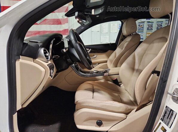 WDC0G4KB8HV007515 2017 MERCEDES-BENZ GLC-CLASS White წინა სალონის ხედი