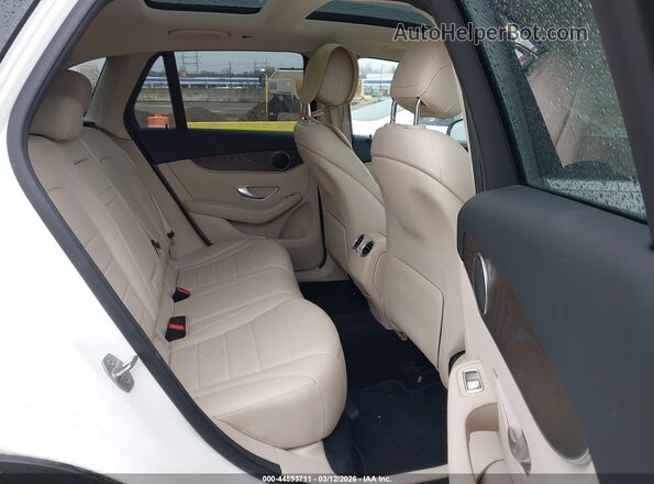 WDC0G4KBXKF644472 2019 MERCEDES-BENZ GLC 300 Белый Вид наклейки с VIN-кодом