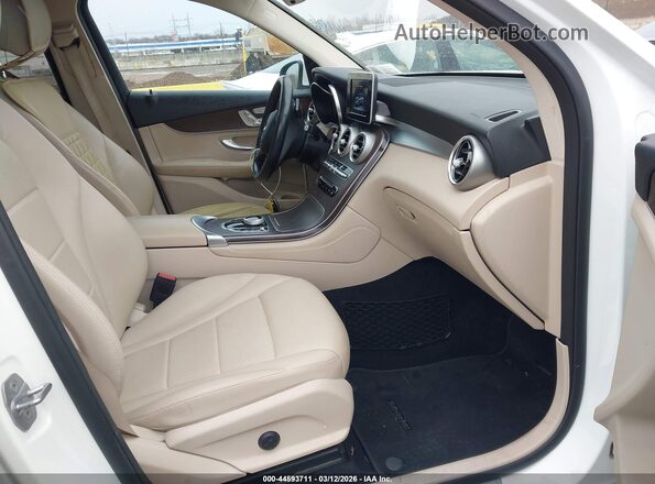 WDC0G4KBXKF644472 2019 MERCEDES-BENZ GLC 300 Белый Вид салона спереди