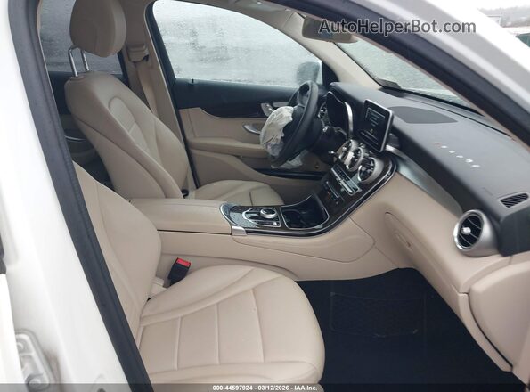 WDC0G4KBXKV153082 2019 MERCEDES-BENZ GLC 300 Белый Вид салона спереди
