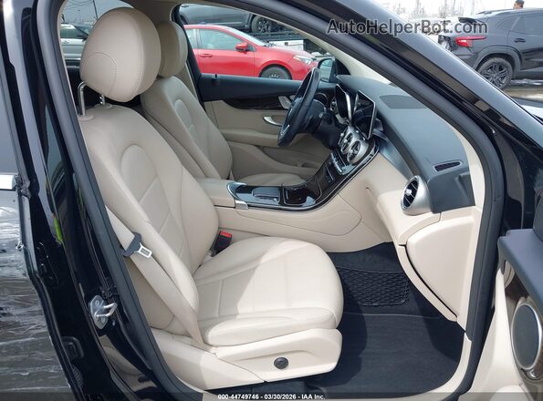 WDC0G8DB6LF717245 2020 MERCEDES-BENZ GLC 300 Черный Вид салона спереди
