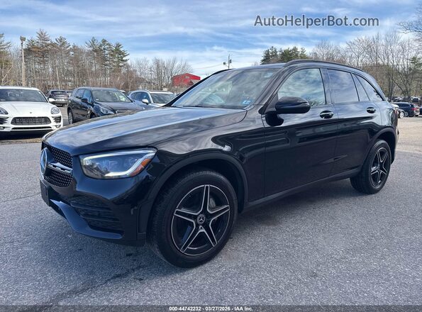 WDC0G8EB4LF689590 2020 MERCEDES-BENZ GLC 300 Черный Передняя левая четверть