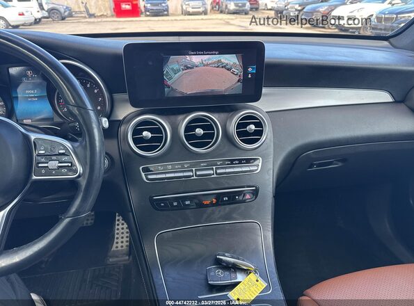 WDC0G8EB4LF689590 2020 MERCEDES-BENZ GLC 300 Черный Вид спереди