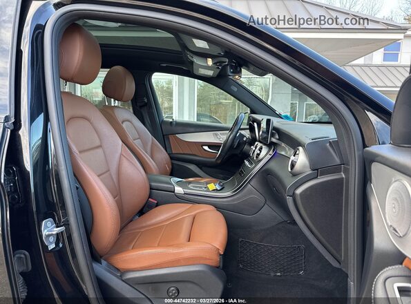 WDC0G8EB4LF689590 2020 MERCEDES-BENZ GLC 300 Черный Вид салона спереди