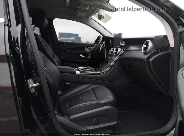 WDC0J4KB9HF160934 2017 MERCEDES-BENZ GLC 300 COUPE Black Вид салону спереду