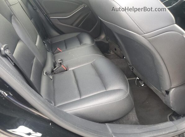 WDCTG4EB0JJ501969 2018 MERCEDES-BENZ GLA Black Widok wnętrza z tyłu