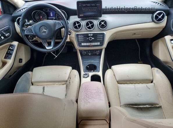 WDCTG4EB1JJ479027 2018 MERCEDES-BENZ GLA-CLASS Red Widok zestawu wskaźników
