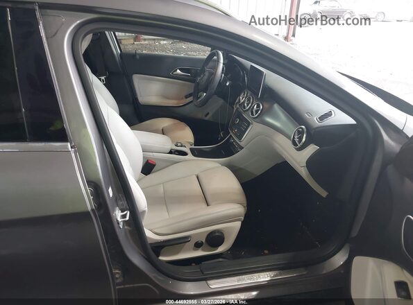WDCTG4EB4GJ208987 2016 MERCEDES-BENZ GLA 250 Gray Вид салону спереду