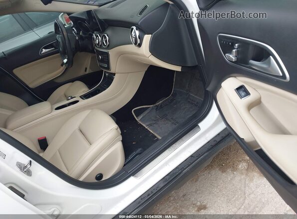 WDCTG4EB4LU023623 2020 MERCEDES-BENZ GLA 250 Cream Widok wnętrza z przodu