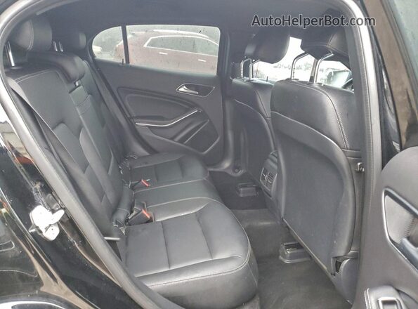 WDCTG4EB5JJ404850 2018 MERCEDES-BENZ GLA Black Widok wnętrza z tyłu