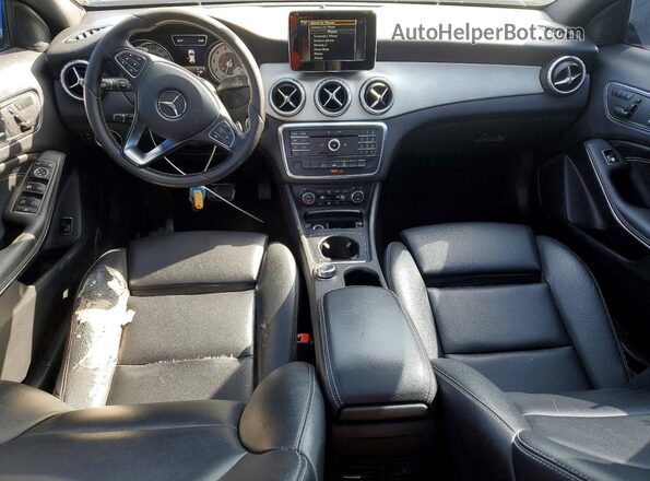 WDCTG4EB6HJ325049 2017 MERCEDES-BENZ GLA Black Вид панелі приладів