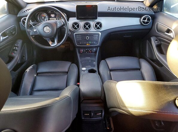 WDCTG4EB8GJ192809 2016 MERCEDES-BENZ GLA Black Widok deski rozdzielczej