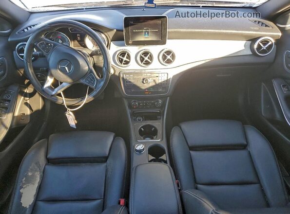 WDCTG4EB8HJ332536 2017 MERCEDES-BENZ GLA Black Widok deski rozdzielczej