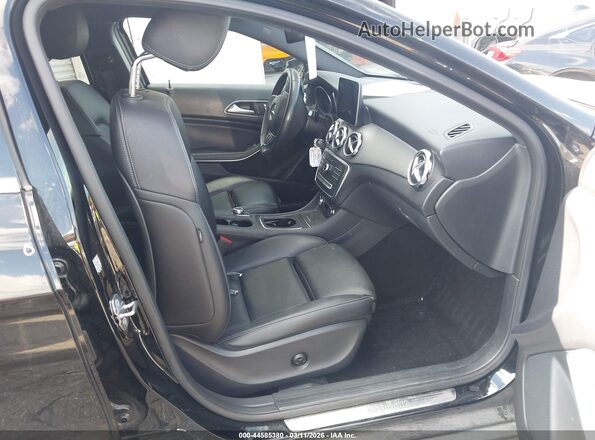 WDCTG4EB9JJ505938 2018 MERCEDES-BENZ GLA 250 Black Widok wnętrza z przodu