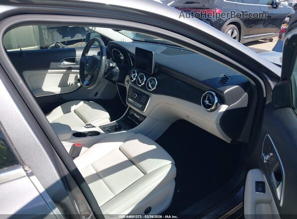 WDCTG4EB9KJ542912 2019 MERCEDES-BENZ GLA 250 Gray Vista interior delantera