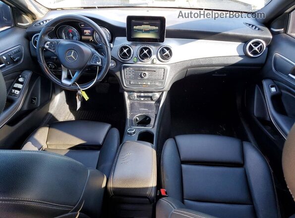 WDCTG4EBXGJ228323 2016 MERCEDES-BENZ GLA Green Առջևի վահանակի տեսք