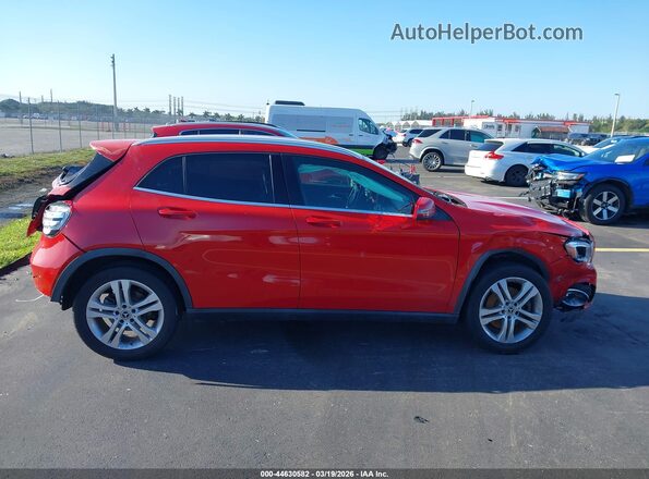 WDCTG4EBXKJ553949 2019 MERCEDES-BENZ GLA 250 Red Вид задньої частини салону