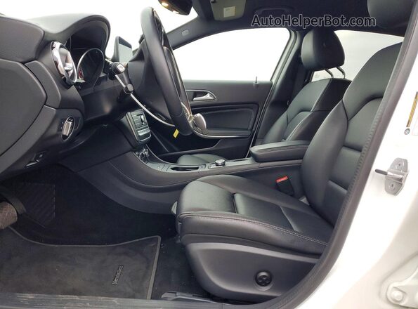 WDCTG4GB5LU023711 2020 MERCEDES-BENZ GLA Белый Вид салона спереди