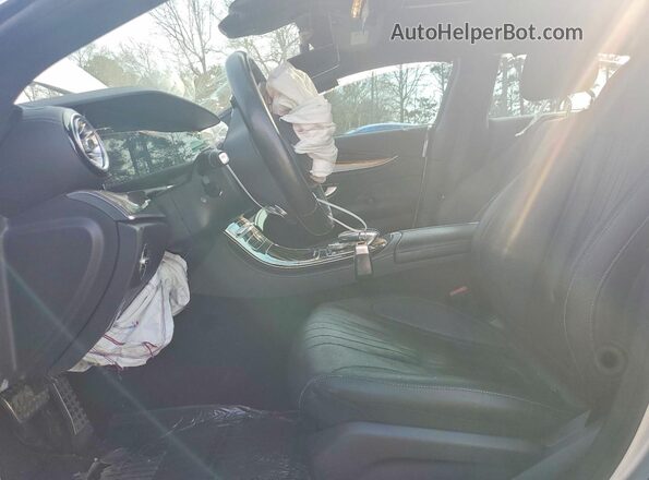 WDD2J5JB6KA037138 2019 MERCEDES-BENZ CLS-CLASS Серебряный Вид салона спереди