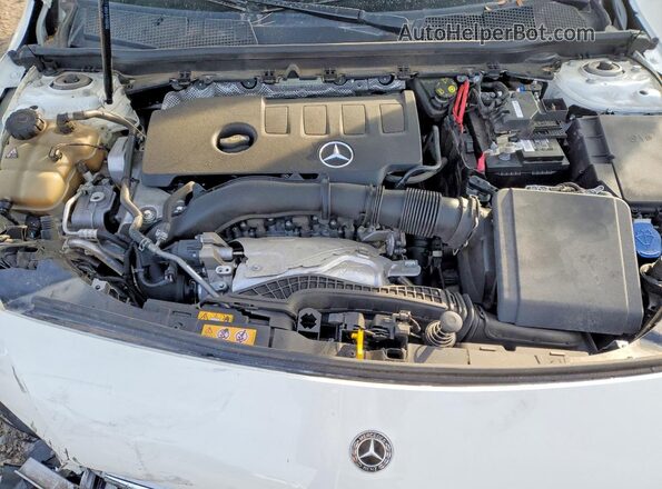 WDD3G4EB0KW020779 2019 MERCEDES-BENZ A White Vista interior trasera