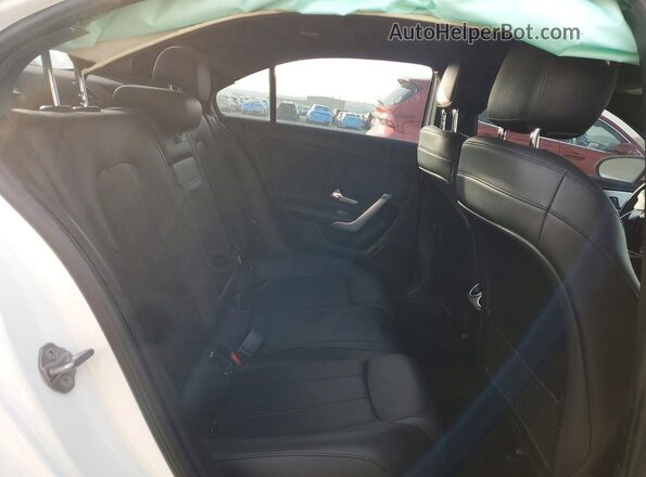 WDD3G4EB0KW020779 2019 MERCEDES-BENZ A White Vista de los asientos traseros