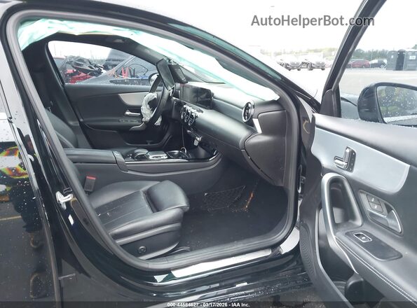 WDD3G4EB0KW022421 2019 MERCEDES-BENZ A 220 Black Front interior view