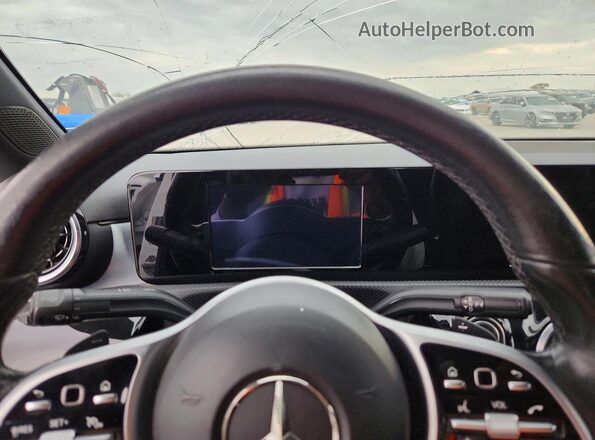 WDD3G4EB2KW016961 2019 MERCEDES-BENZ A White ხელსაწყოთა პანელის ხედი