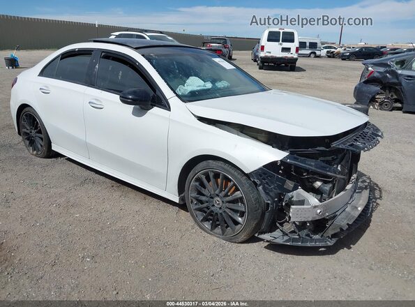 WDD3G4EB3KW022316 2019 MERCEDES-BENZ A 220 White Front right