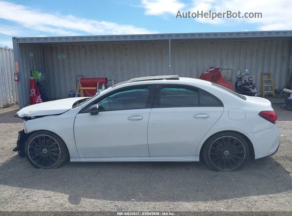 WDD3G4EB3KW022316 2019 MERCEDES-BENZ A 220 White 