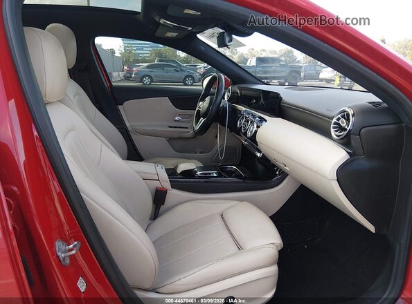 WDD3G4EB7KW026613 2019 MERCEDES-BENZ A 220 Красный Вид салона спереди