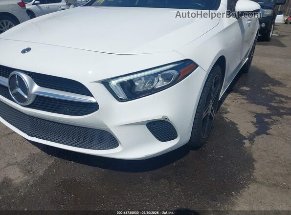 WDD3G4EB7KW029172 2019 MERCEDES-BENZ A 220 White Front view